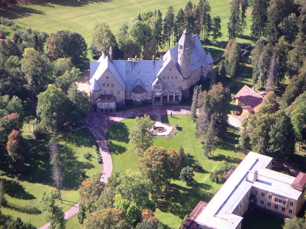 Castle Spa Wagenkuell Hotel Taagepera Exterior photo